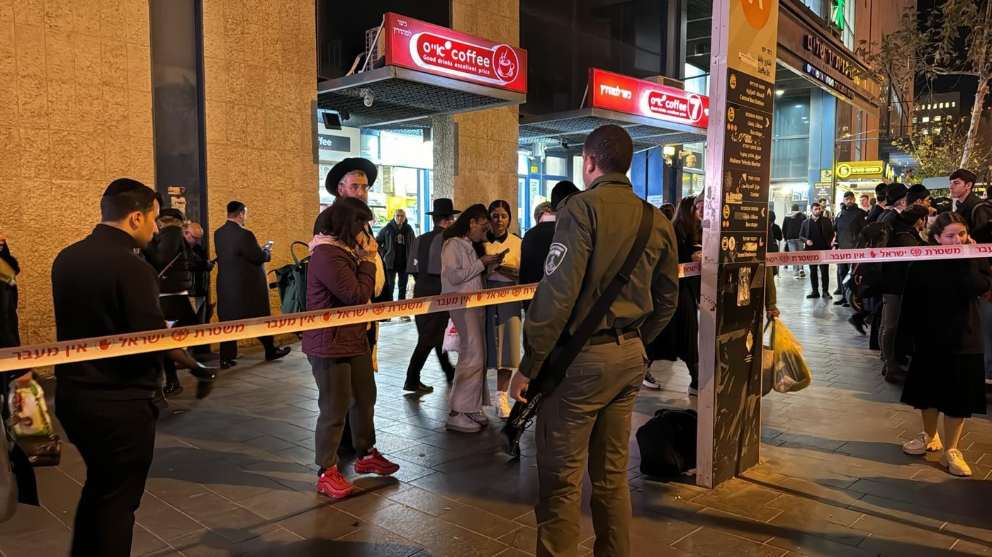הזירה ליד התחנה המרכזית, הערב