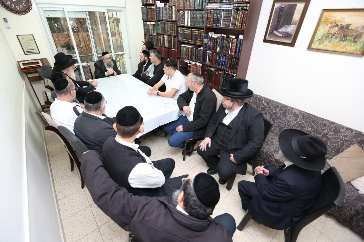 נהגי קווים החרדיים במודיעין עלית בביקור אצל הרב זיכרמן