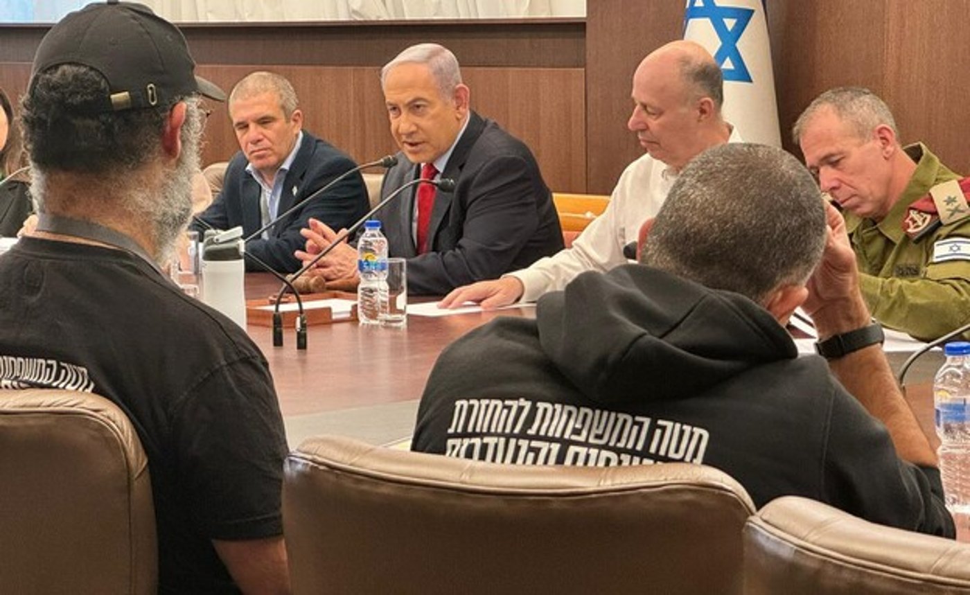נתניהו עם משפחות החטופים