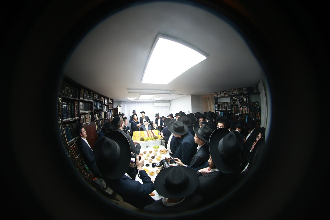 ט"ו בשבט במחיצת הגר"מ שטרנבוך