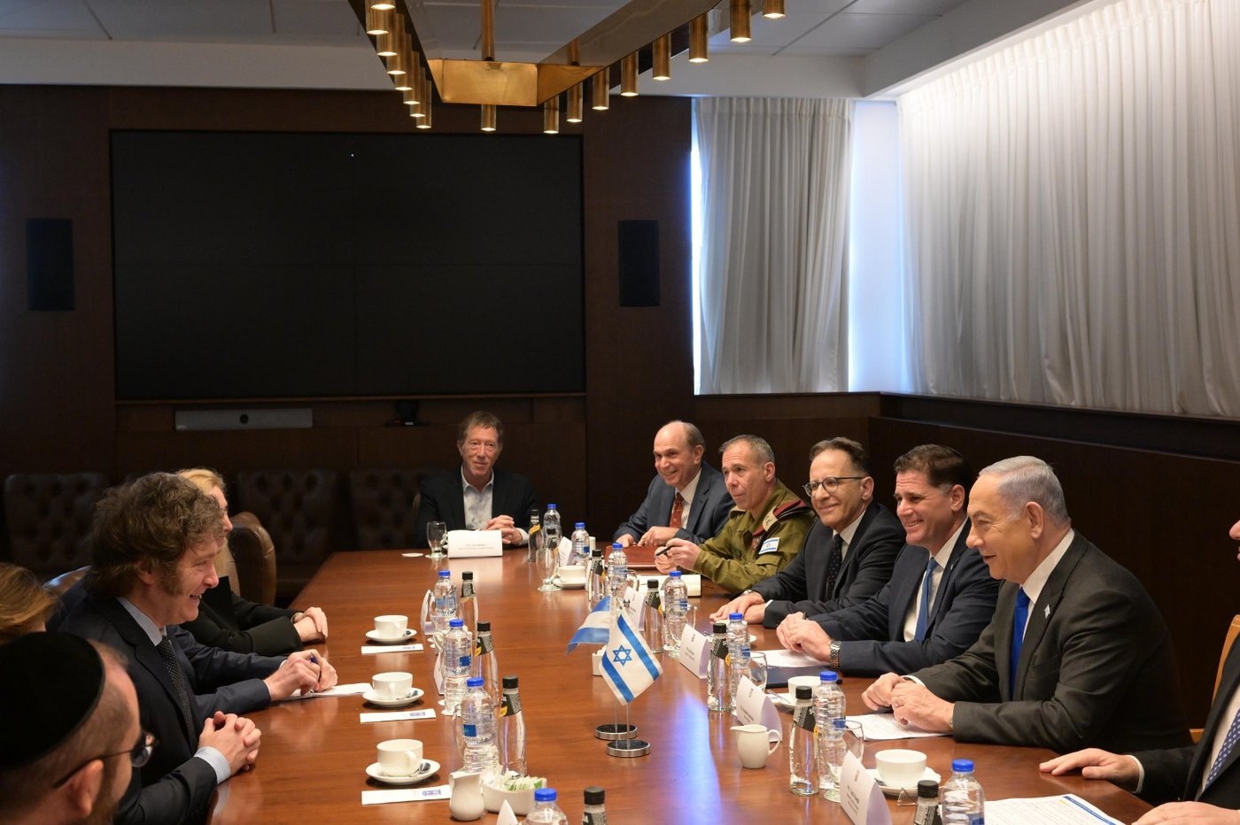"ברוך הבא לירושלים. ברוך הבא, חבר״ | צפו בפגישת רה"מ עם הנשיא מיליי