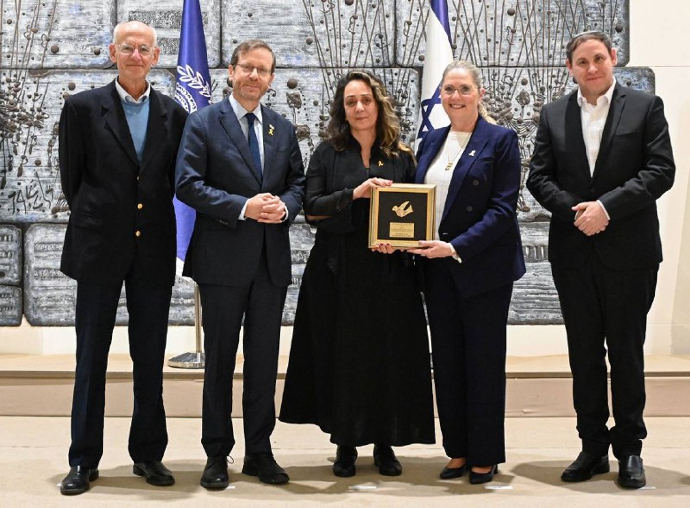 האם השכולה זעקה ב"עצרת הניצחון": "אנו במלחמה מול רוע טהור - וחייבים לנצח בה"