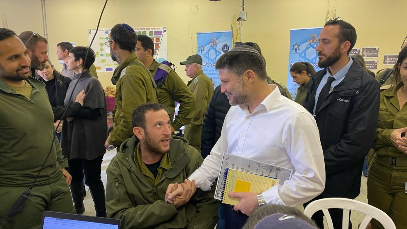 שר האוצר במפגש עם חיילי המילואים