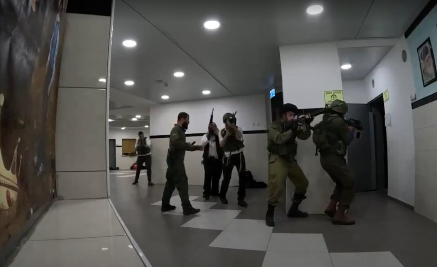 כוח הלל יחד עם חיילי העיר באימון של יחידת דובדבן לתרגול תרחיש בו מחבלים השתלטות על תלמוד תורה