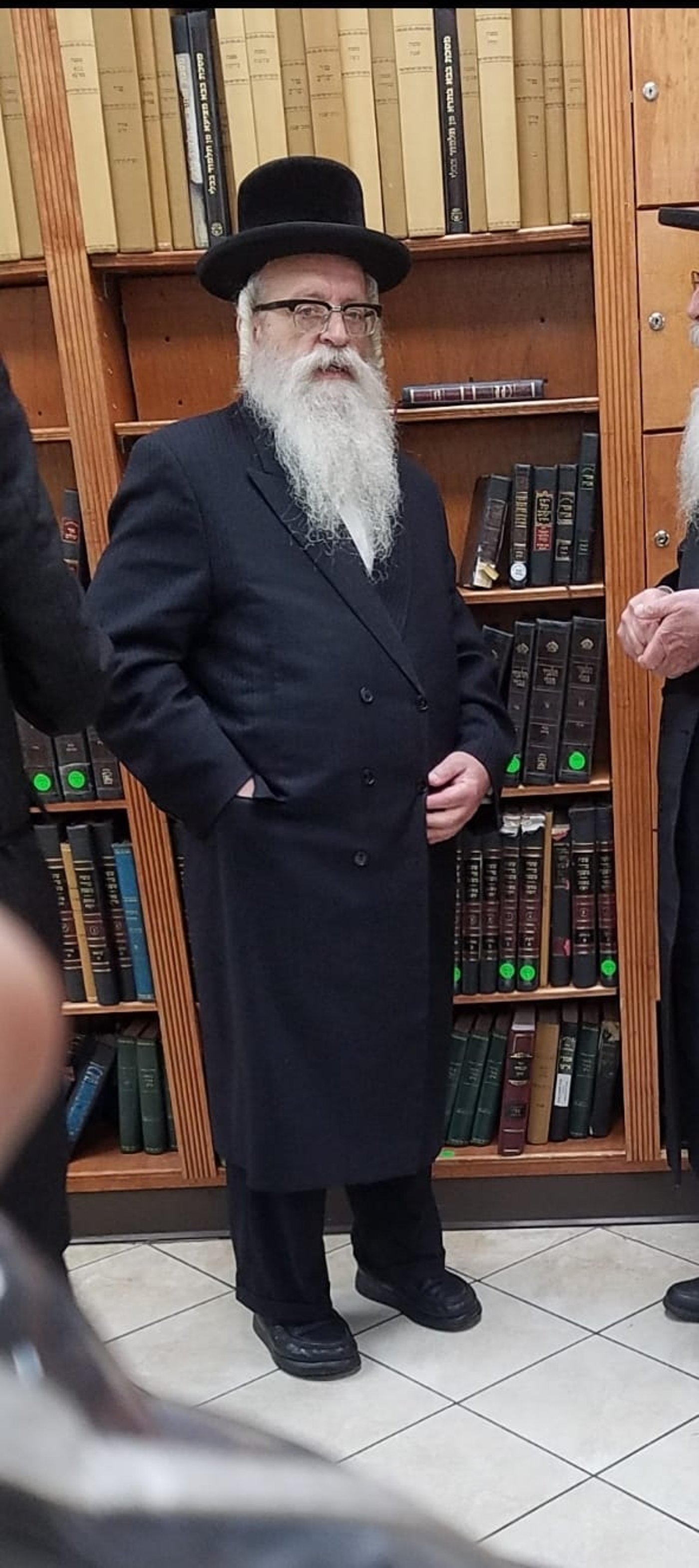 מגלה קברים ומשב"ק נאמן: הרה"ח רבי אשר אנשיל באב"ד זצ"ל