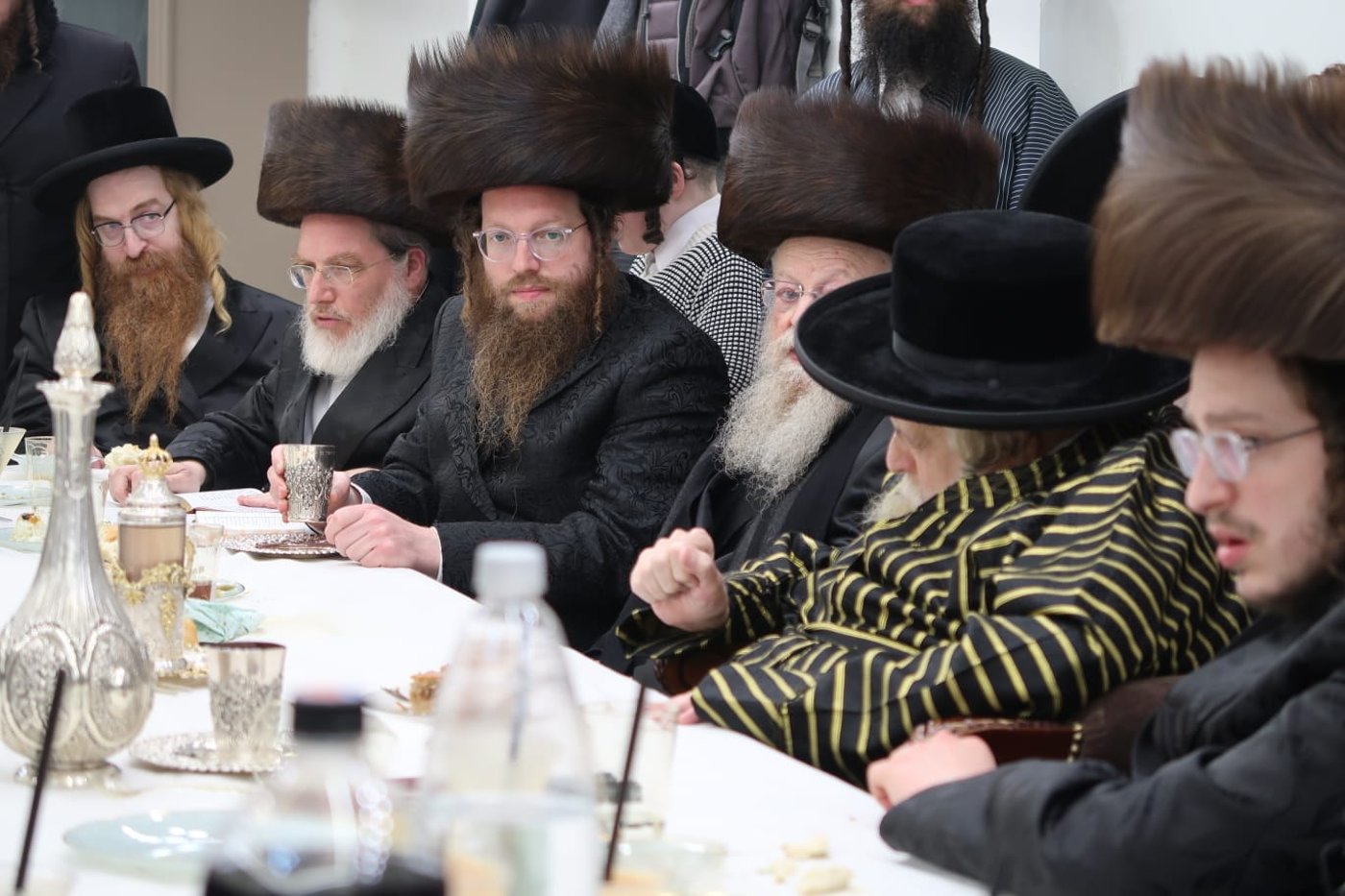 האדמו"ר מתולדות אברהם יצחק ב'שבע ברכות' לרגל שמחת בית נגיד החסידות