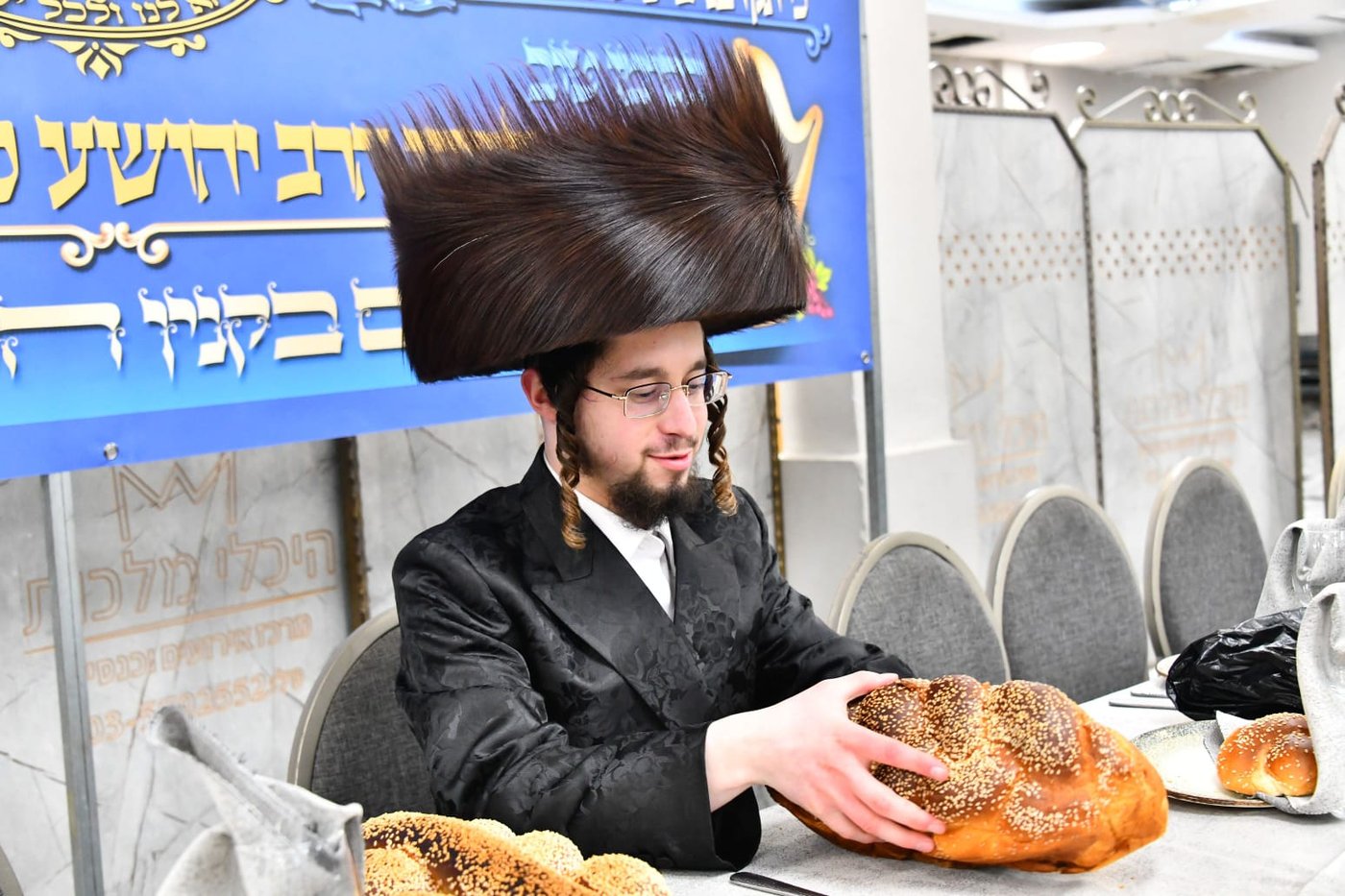 החתונה באירופה, החסידים חגגו עם החתן בארץ לקראת נסיעתו | תיעוד