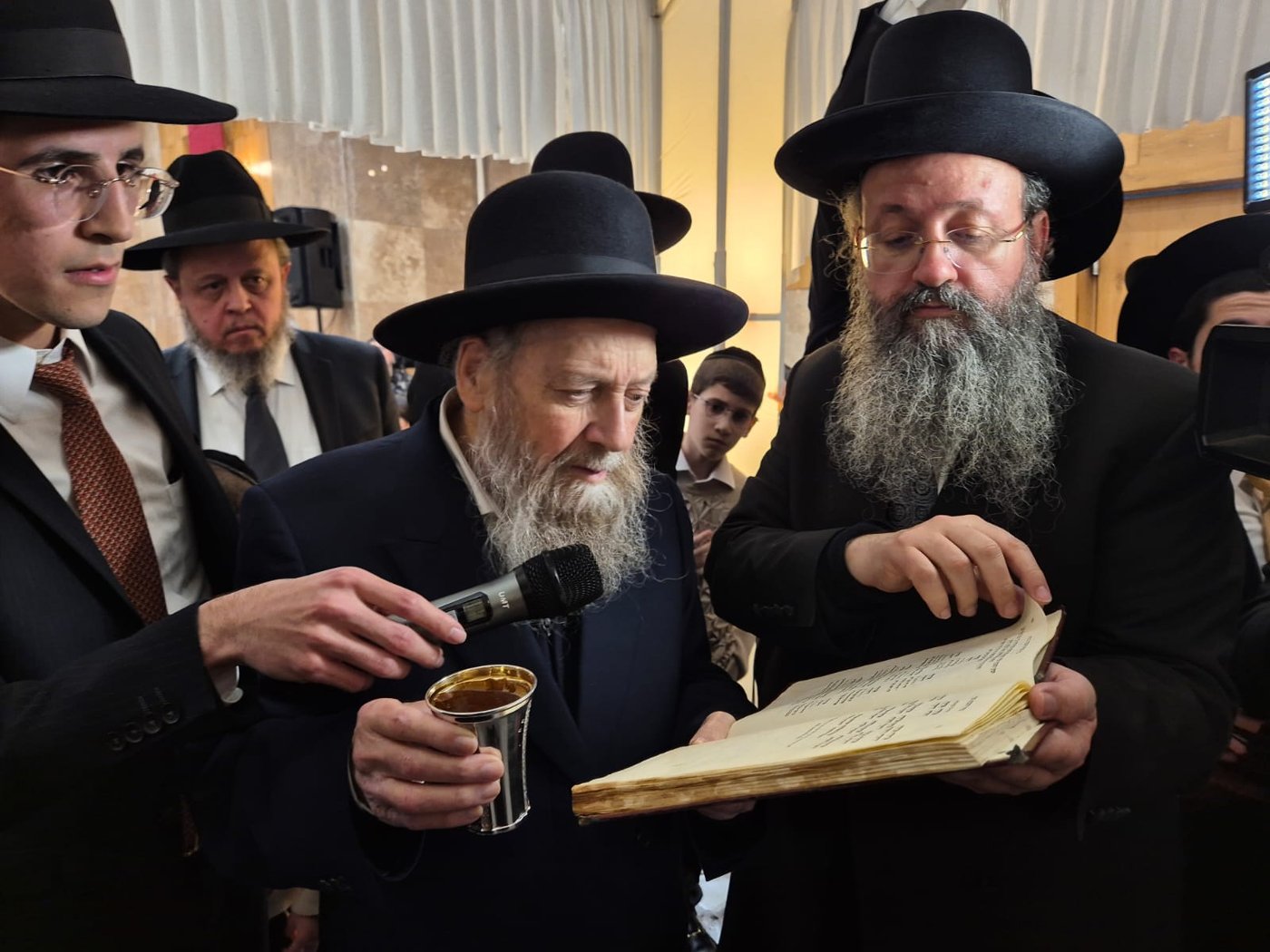 זופניק בכיכר • כל התמונות, הנייעס והחשיפות של השבוע