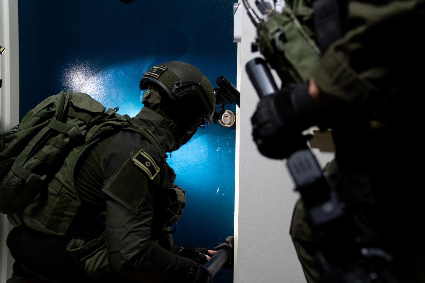 בכפר ממנו יצאו המחבלים: כוחות הביטחון עצרו מבוקשים