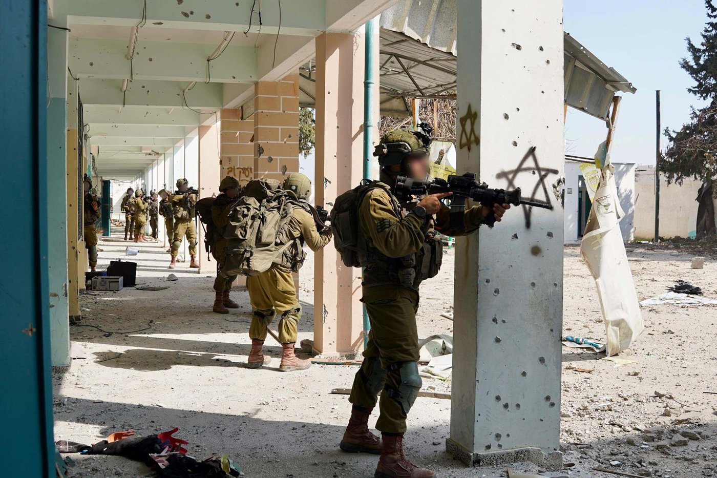 לוחמים עצרו מחבלים שניסו להימלט | מחבלים נוספים חוסלו