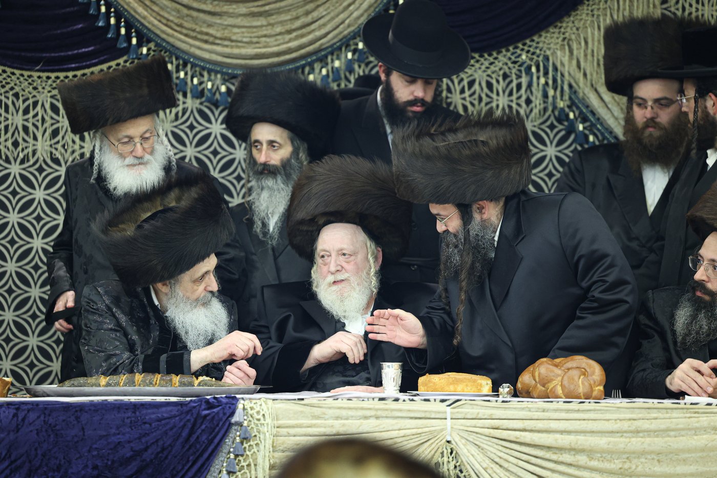 הכנסת ספר תורה בשומרי אמונים בירושלים