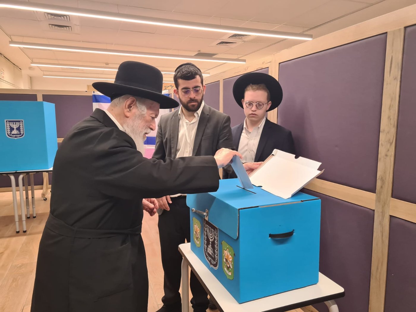  הגר"י זילברשטיין מצביע הבוקר