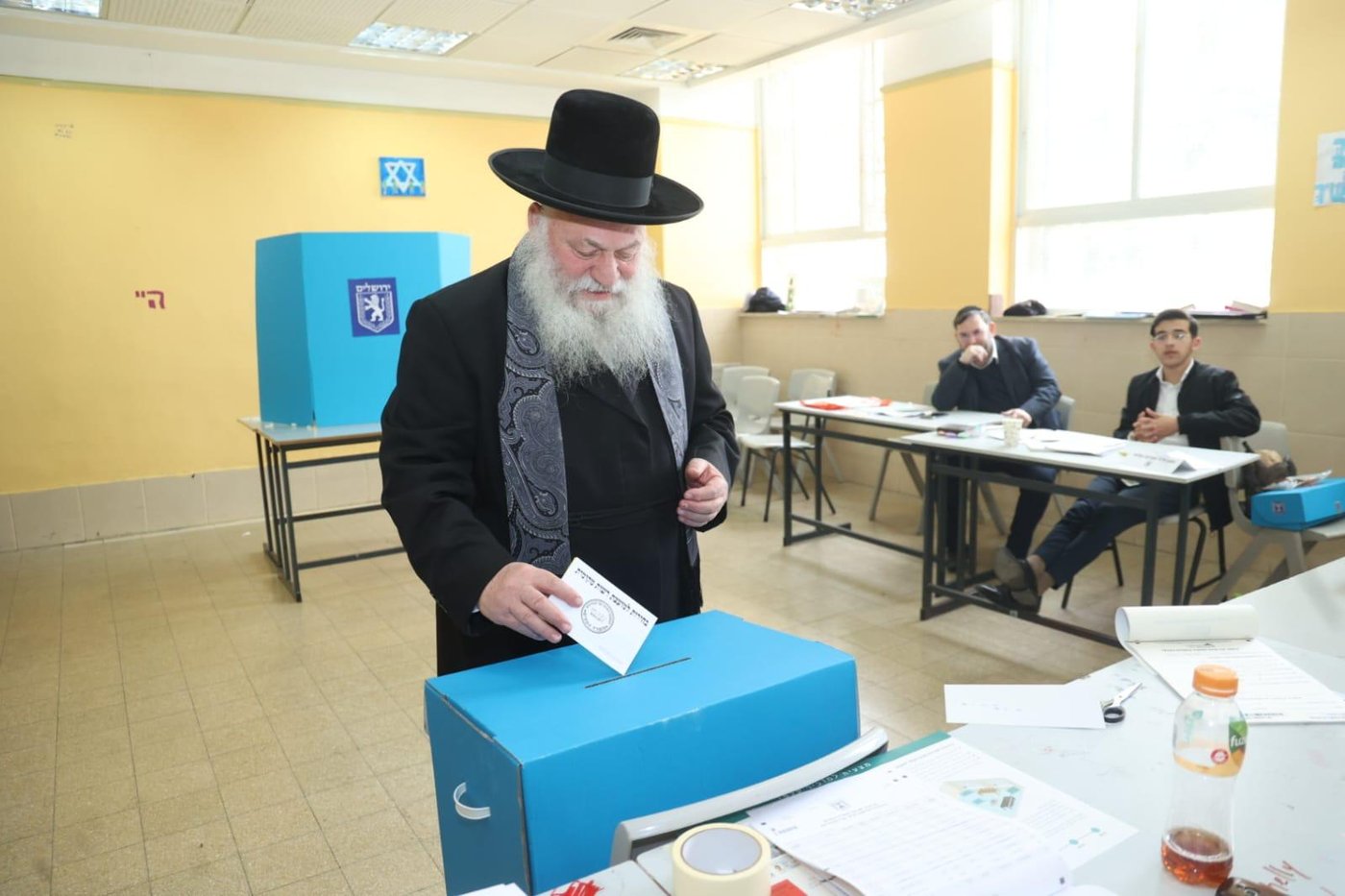 גולדקנופף מצביע