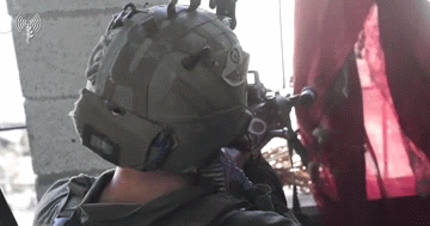 פשיטה על בתי בכירי חמאס,  ומחבלים מסתתרים בבתי ספר