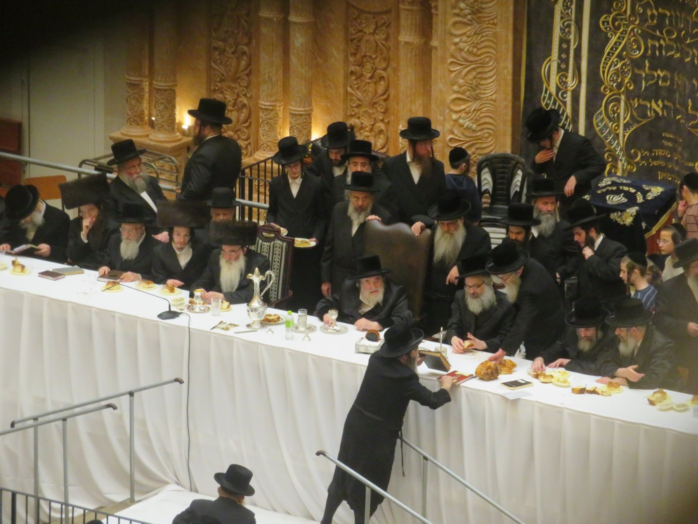 עם אלפי חסידים: האדמו"ר מויז'ניץ ציין תריסר להסתלקות ה'ישועות משה'