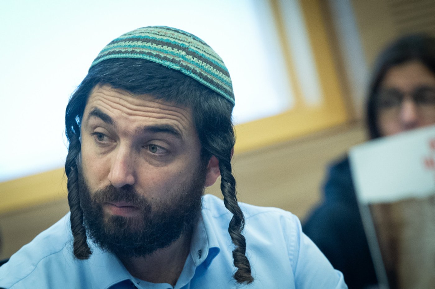 מחליפים תפקידים: השינויים הצפויים סביב שולחן הממשלה בעקבות פרישת עוצמה יהודית