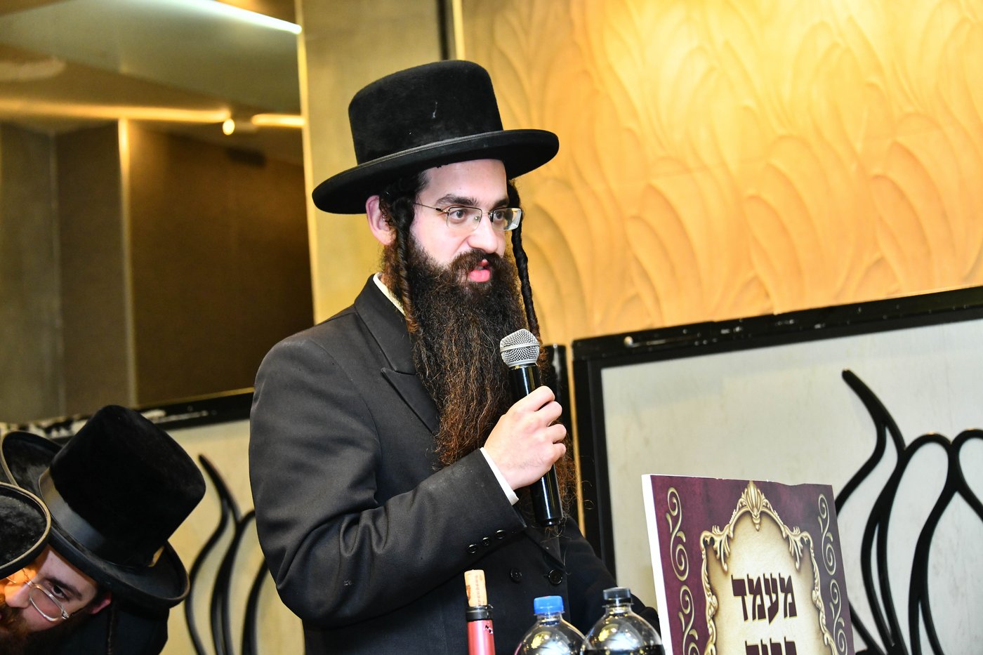 מעמד סיום הלכות ברכות עם האדמו"ר מאנטניא