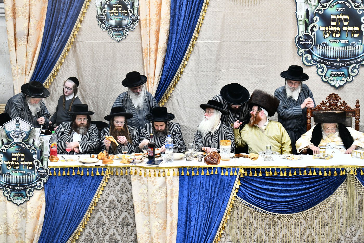 סיום סדר מועד וחגיגות בר המצווה לנכד האדמו"ר מתולדות אברהם יצחק