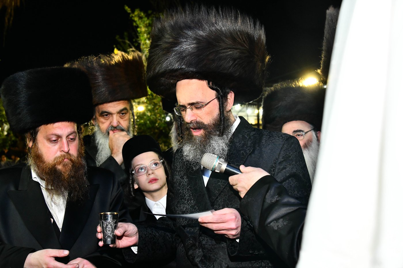 אבי הכלה התחדש עם שטריימל חדש, והסבא שבר את הצלחת