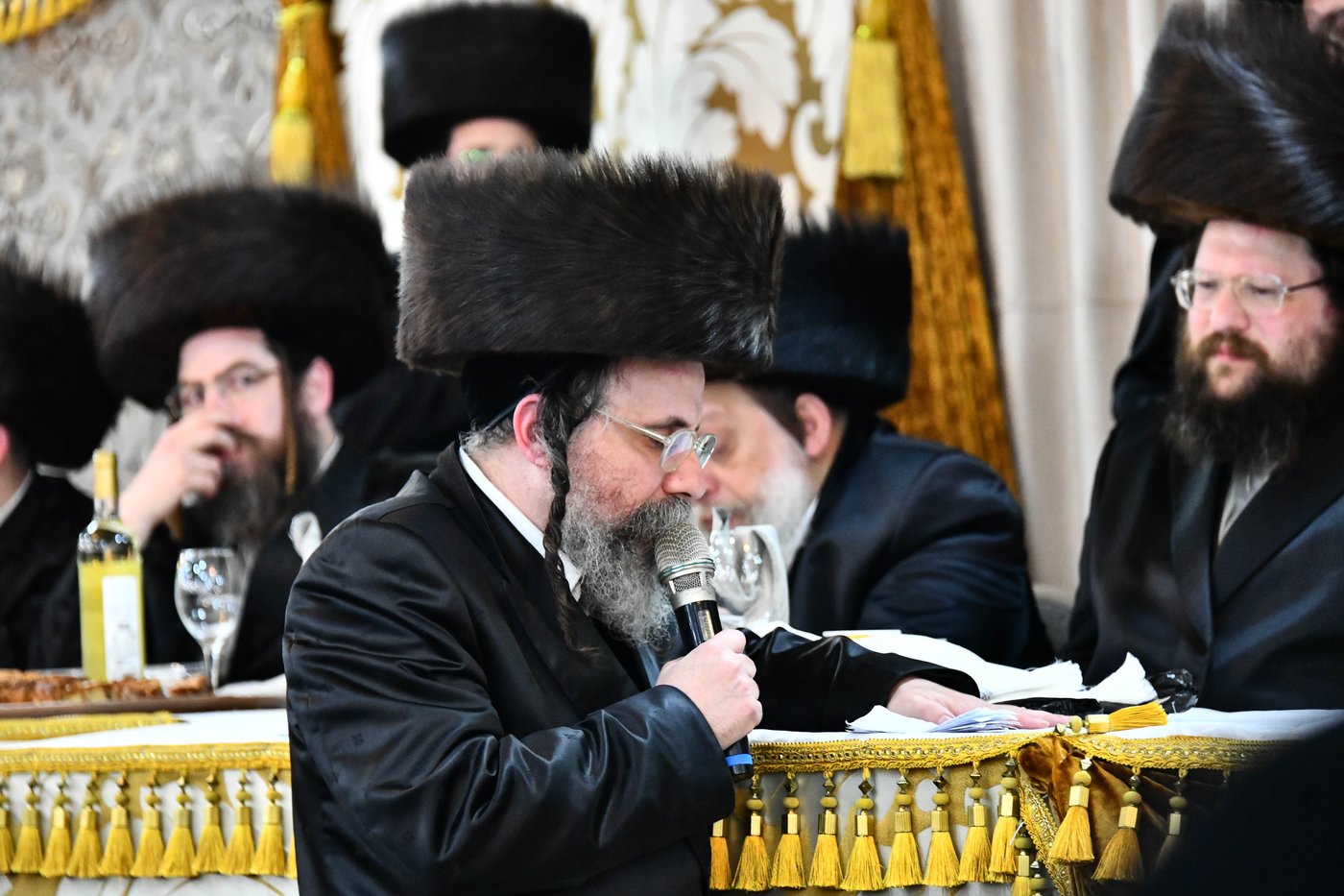 אבי הכלה התחדש עם שטריימל חדש, והסבא שבר את הצלחת