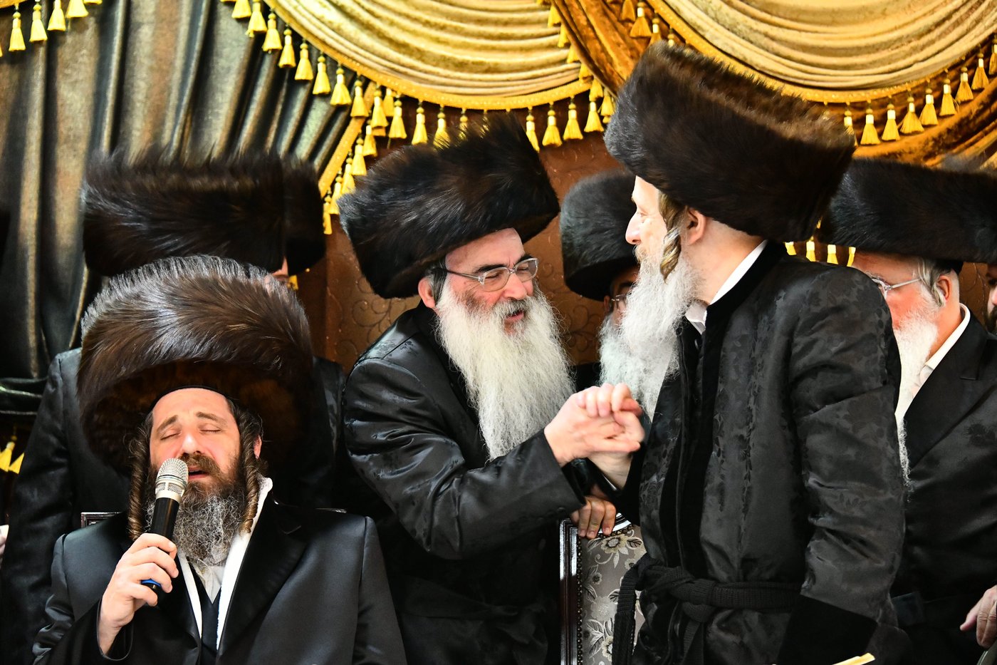 אבי הכלה התחדש עם שטריימל חדש, והסבא שבר את הצלחת