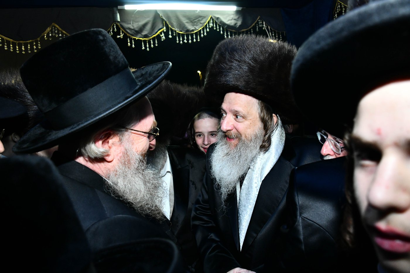 אבי הכלה התחדש עם שטריימל חדש, והסבא שבר את הצלחת