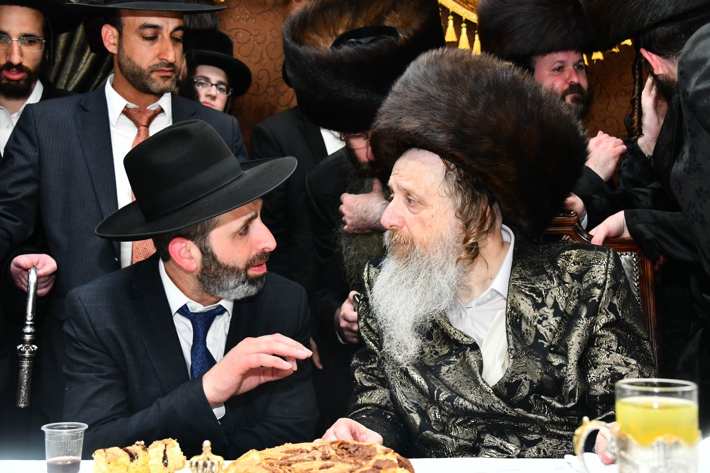אבי הכלה התחדש עם שטריימל חדש, והסבא שבר את הצלחת