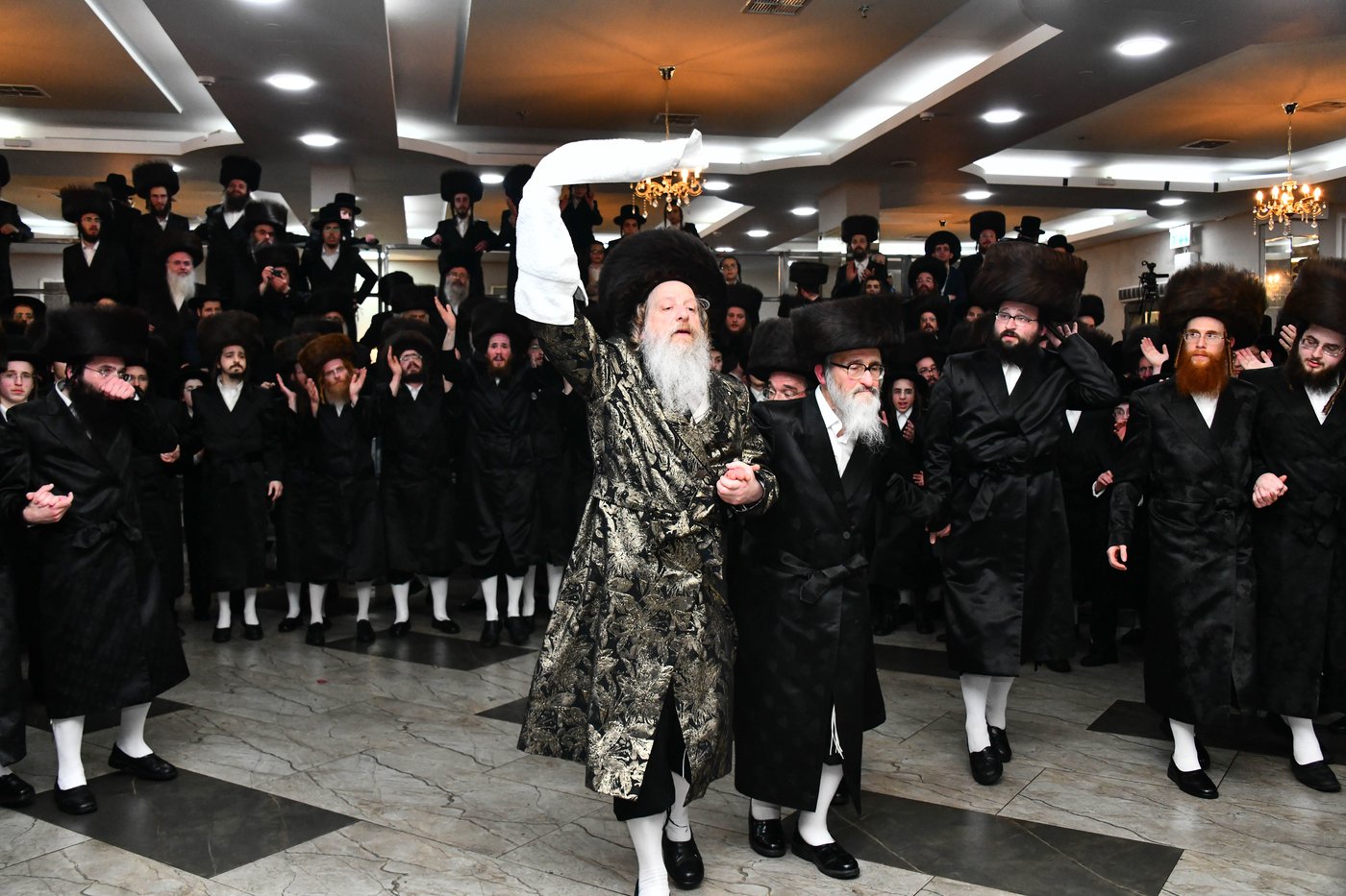 אבי הכלה התחדש עם שטריימל חדש, והסבא שבר את הצלחת