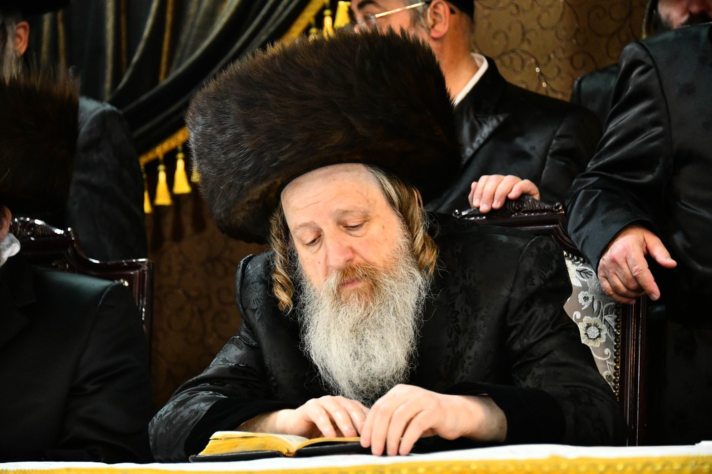 אבי הכלה התחדש עם שטריימל חדש, והסבא שבר את הצלחת