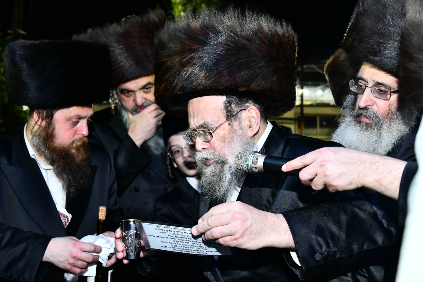 אבי הכלה התחדש עם שטריימל חדש, והסבא שבר את הצלחת