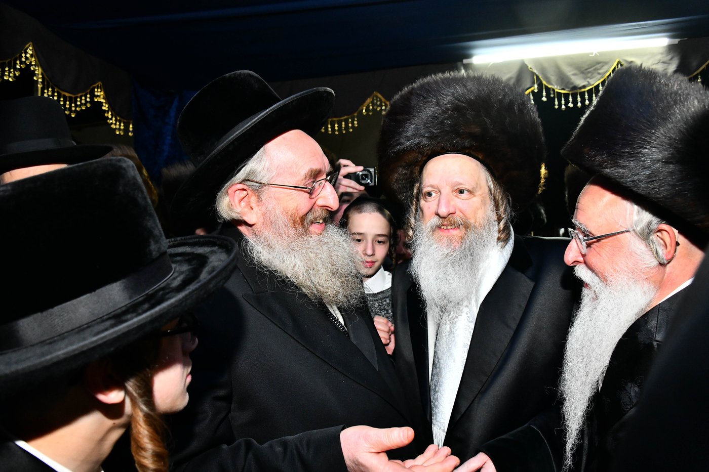 אבי הכלה התחדש עם שטריימל חדש, והסבא שבר את הצלחת