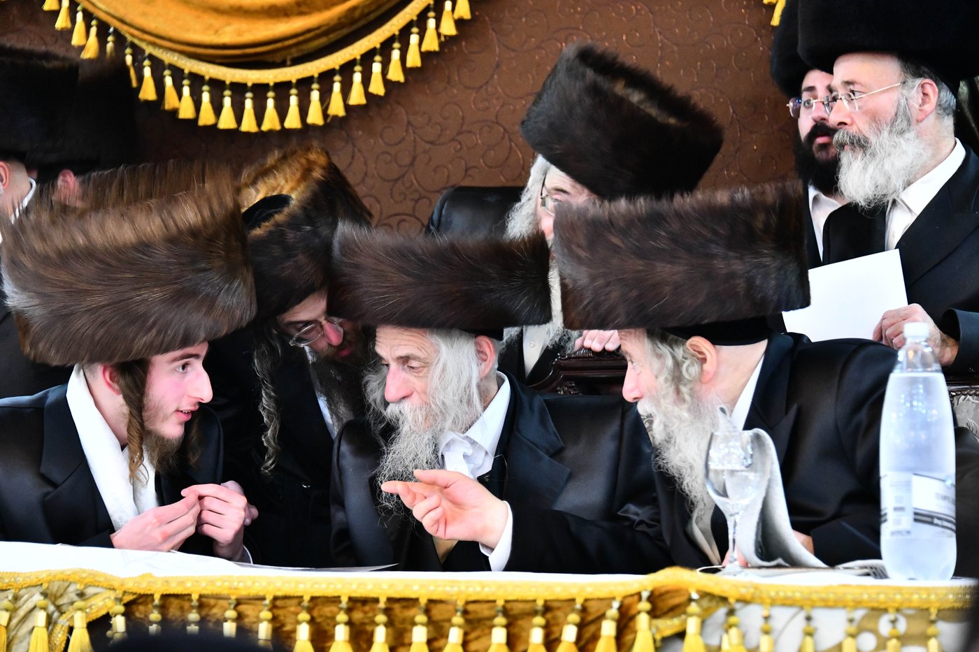 אבי הכלה התחדש עם שטריימל חדש, והסבא שבר את הצלחת