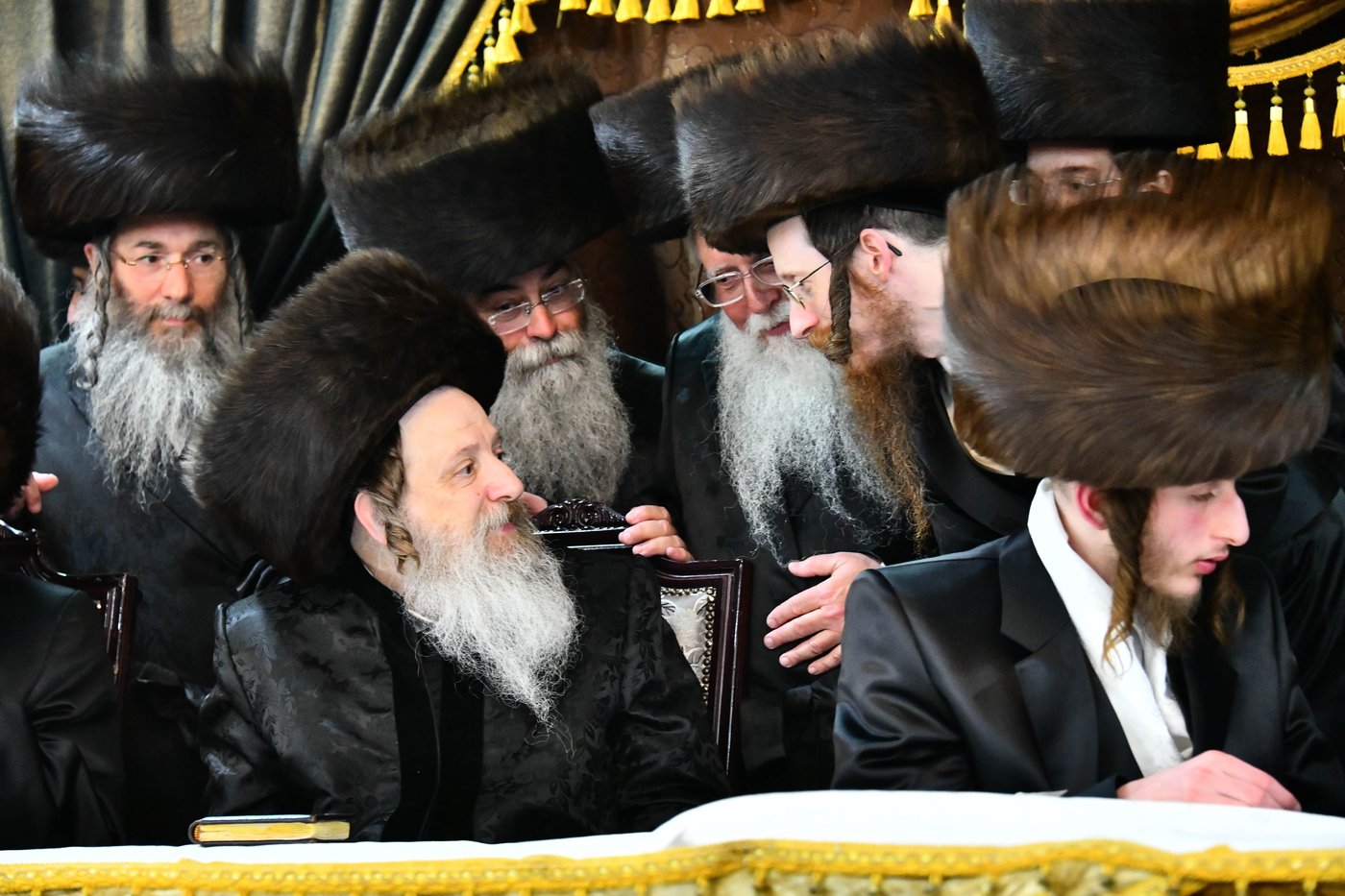 אבי הכלה התחדש עם שטריימל חדש, והסבא שבר את הצלחת
