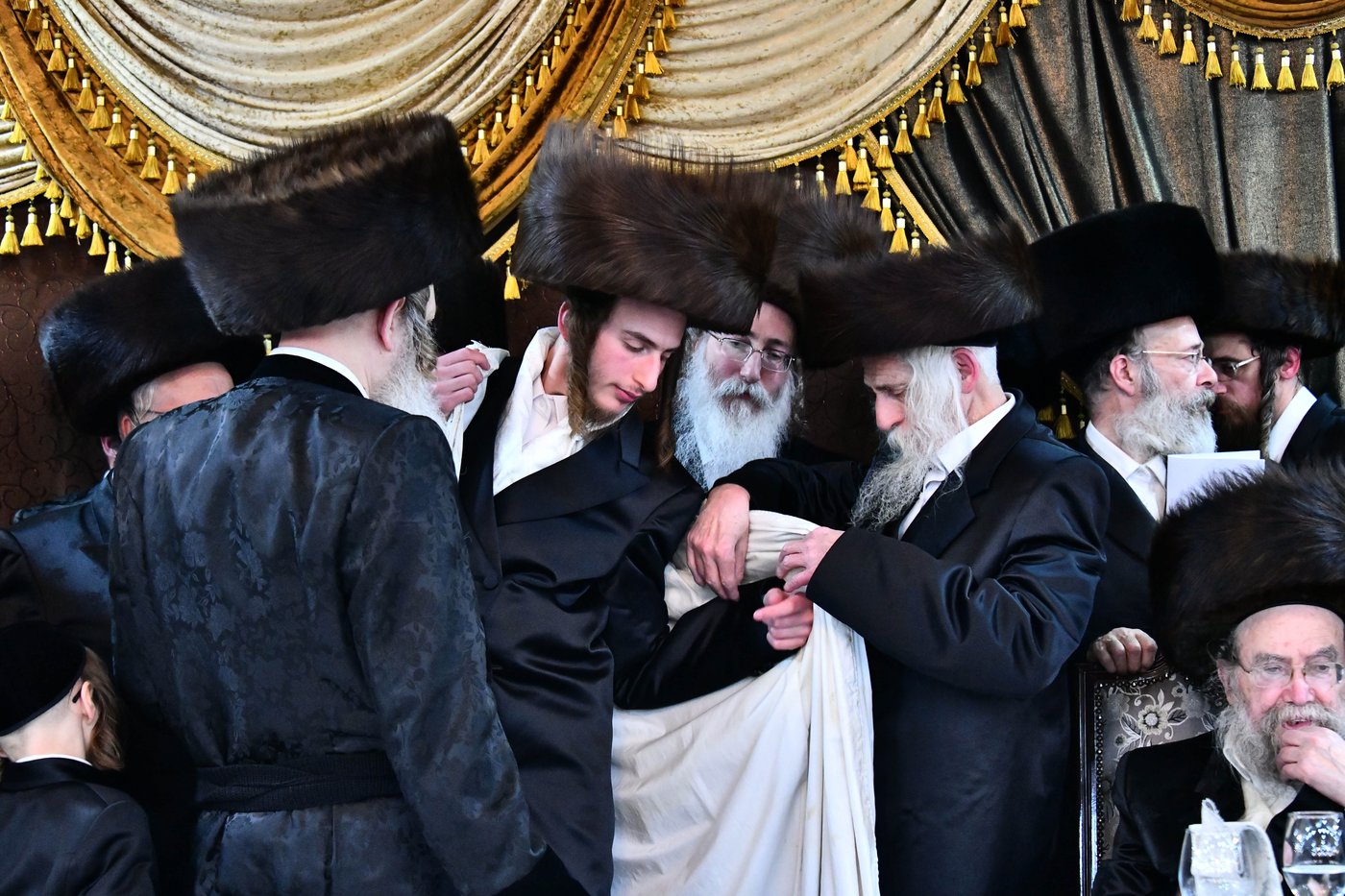 אבי הכלה התחדש עם שטריימל חדש, והסבא שבר את הצלחת