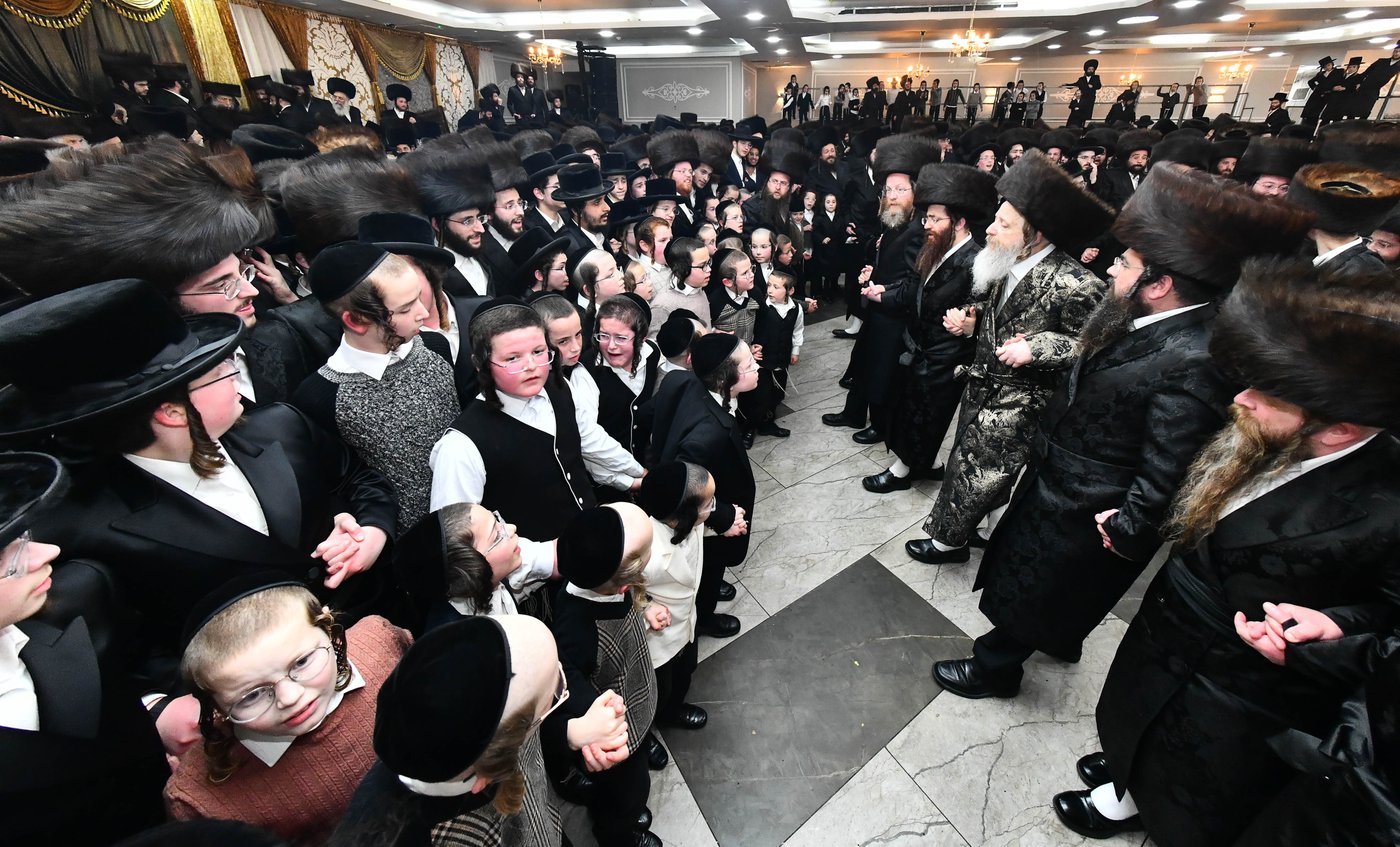 אבי הכלה התחדש עם שטריימל חדש, והסבא שבר את הצלחת