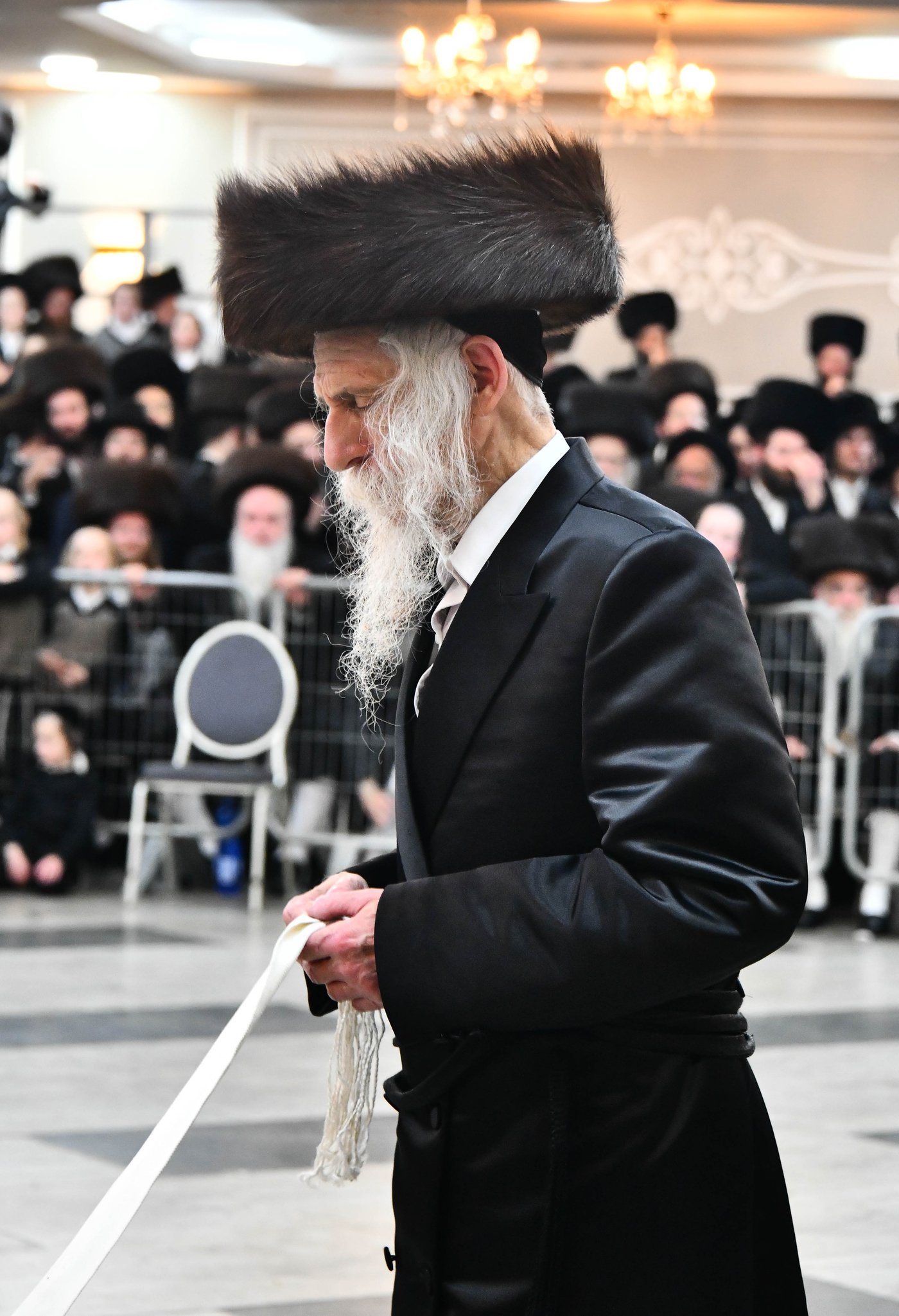 אבי הכלה התחדש עם שטריימל חדש, והסבא שבר את הצלחת