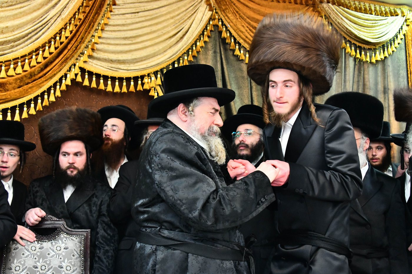 אבי הכלה התחדש עם שטריימל חדש, והסבא שבר את הצלחת