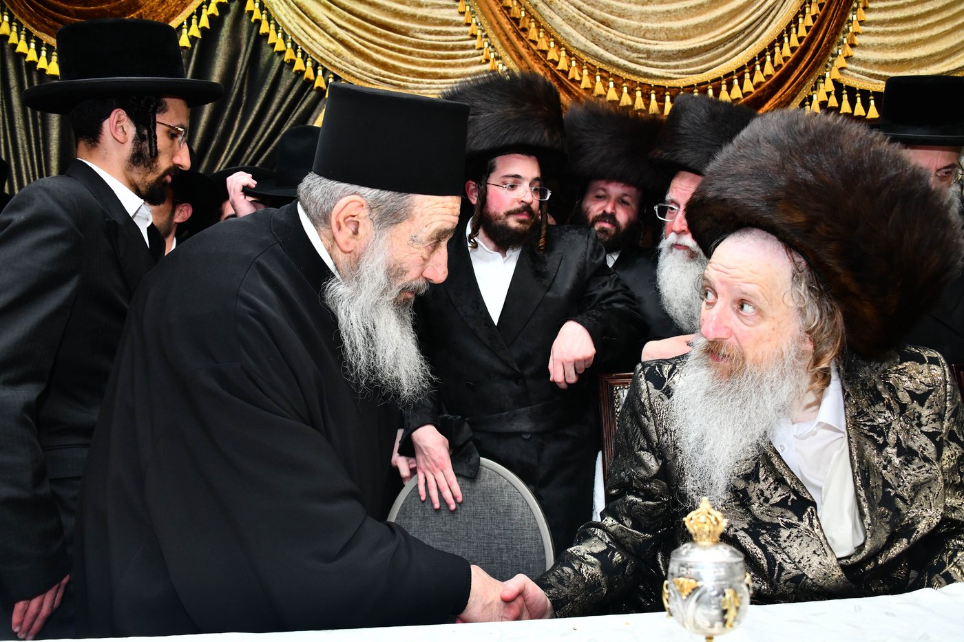 אבי הכלה התחדש עם שטריימל חדש, והסבא שבר את הצלחת