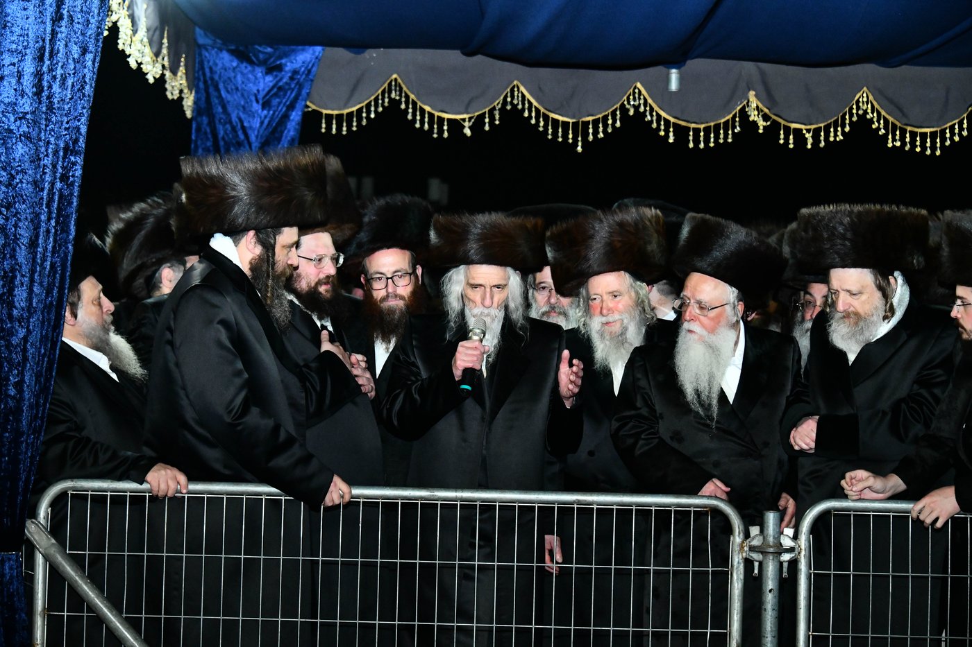 אבי הכלה התחדש עם שטריימל חדש, והסבא שבר את הצלחת