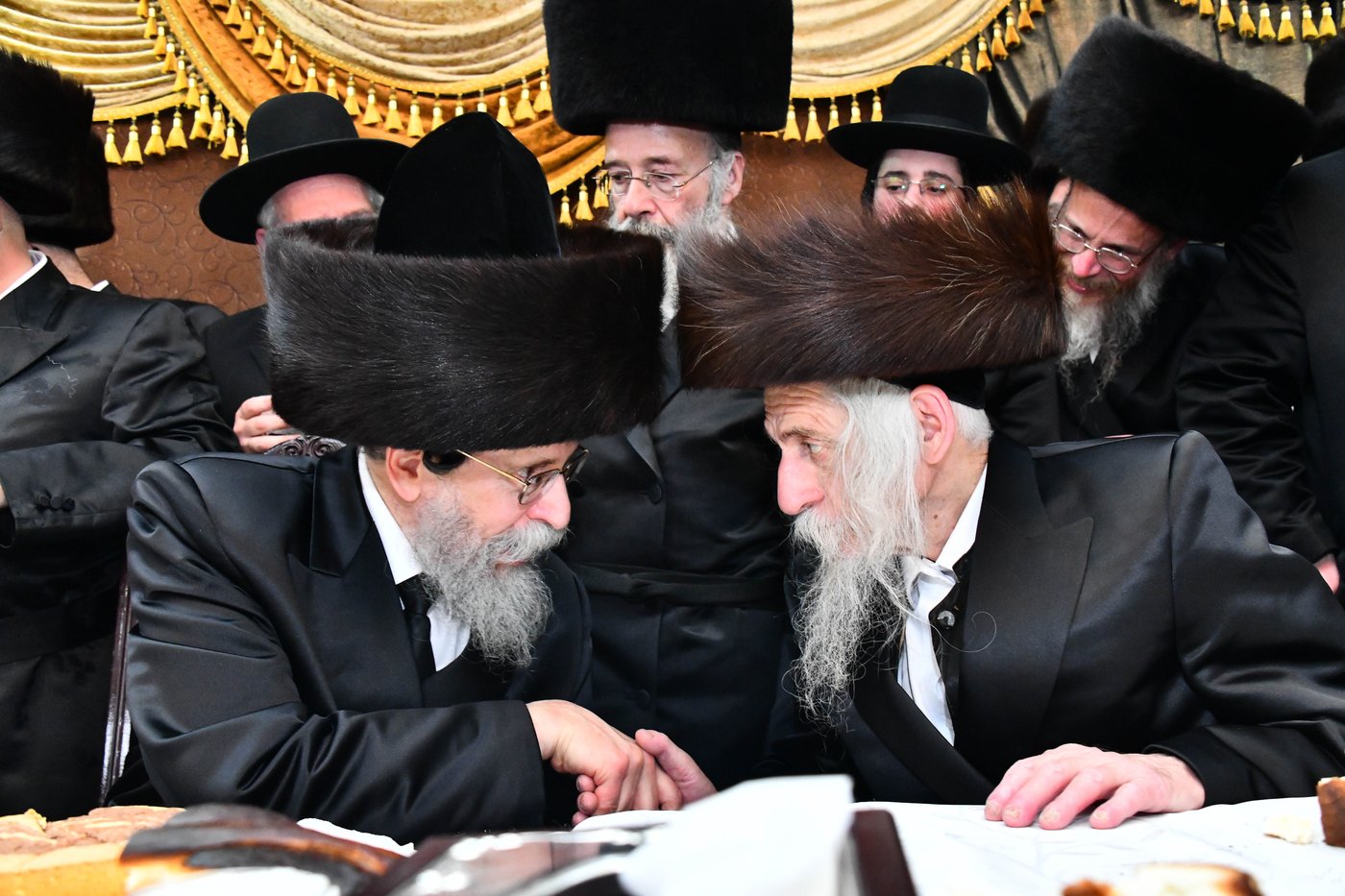 אבי הכלה התחדש עם שטריימל חדש, והסבא שבר את הצלחת