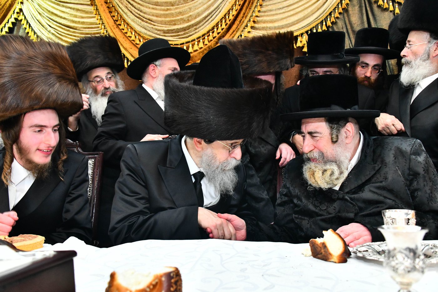 אבי הכלה התחדש עם שטריימל חדש, והסבא שבר את הצלחת