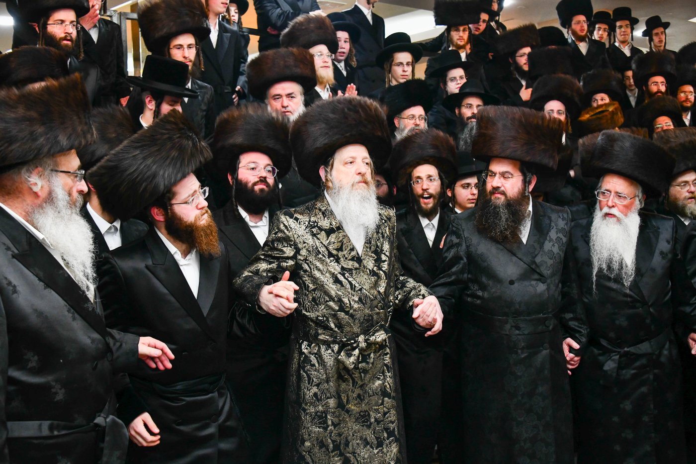 אבי הכלה התחדש עם שטריימל חדש, והסבא שבר את הצלחת