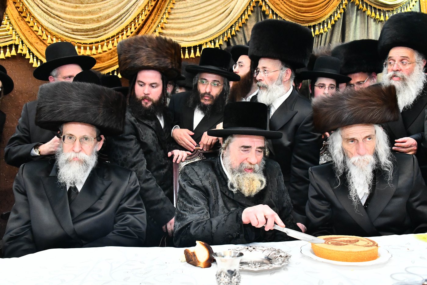 אבי הכלה התחדש עם שטריימל חדש, והסבא שבר את הצלחת