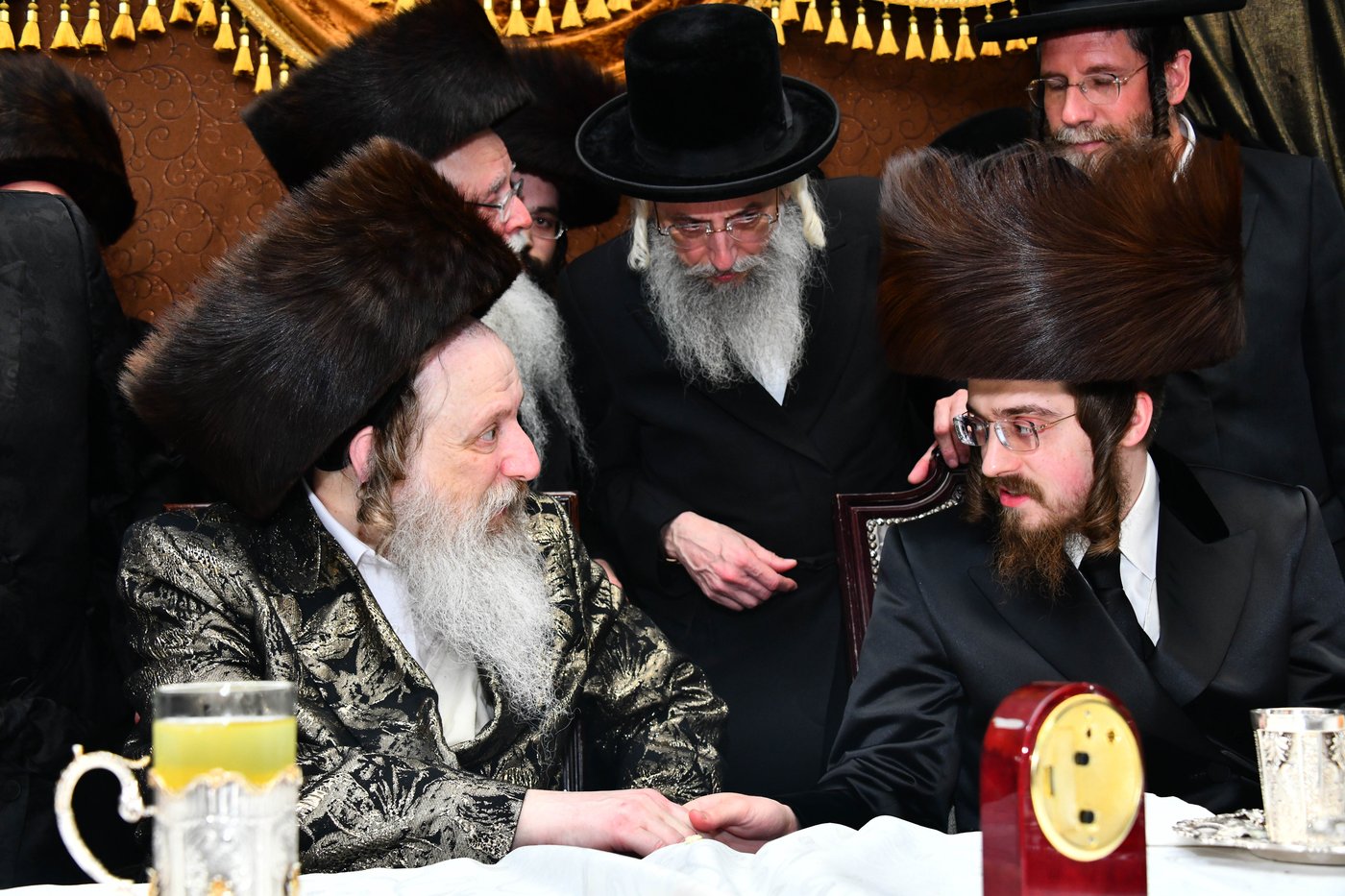 אבי הכלה התחדש עם שטריימל חדש, והסבא שבר את הצלחת