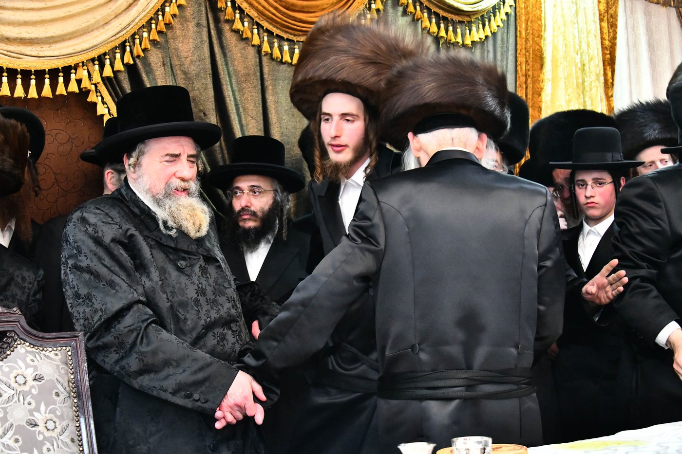 אבי הכלה התחדש עם שטריימל חדש, והסבא שבר את הצלחת