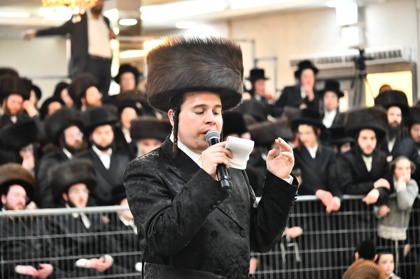 אבי הכלה התחדש עם שטריימל חדש, והסבא שבר את הצלחת