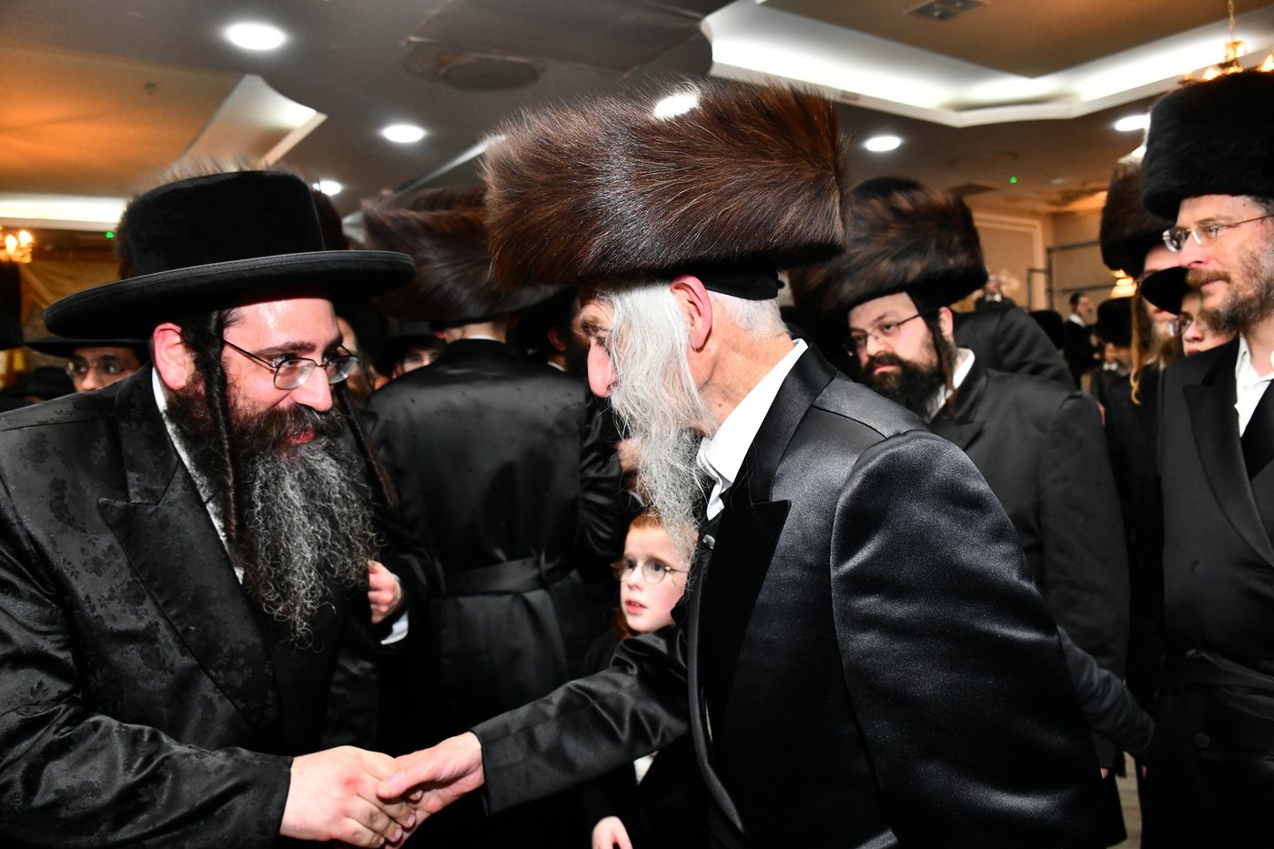 אבי הכלה התחדש עם שטריימל חדש, והסבא שבר את הצלחת