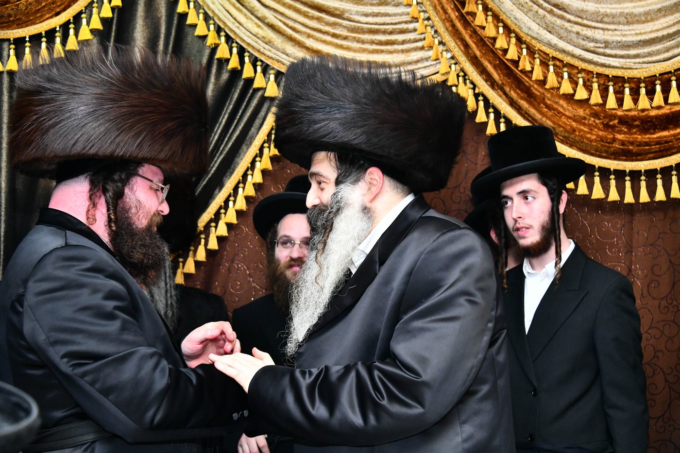 אבי הכלה התחדש עם שטריימל חדש, והסבא שבר את הצלחת
