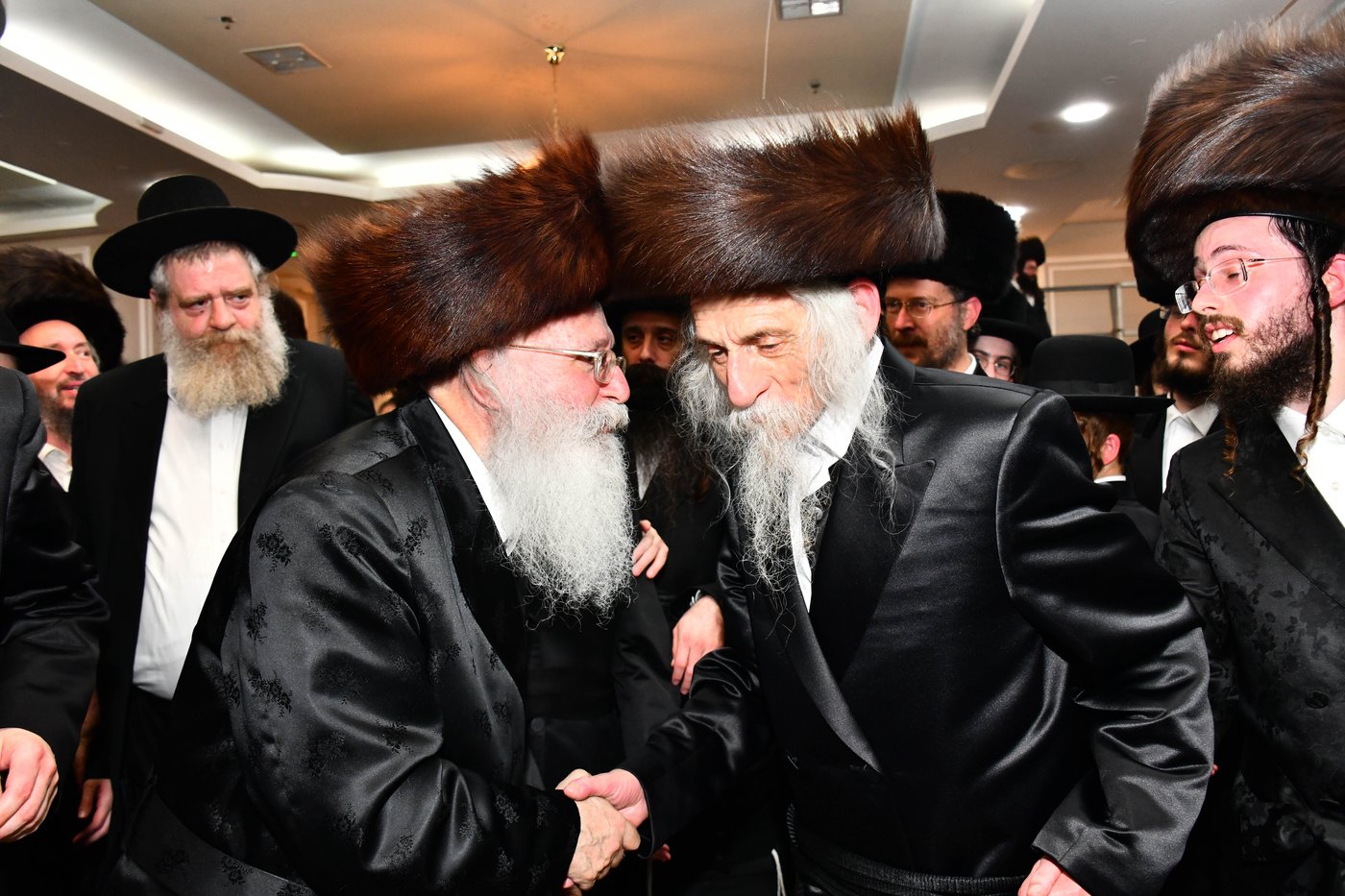 אבי הכלה התחדש עם שטריימל חדש, והסבא שבר את הצלחת