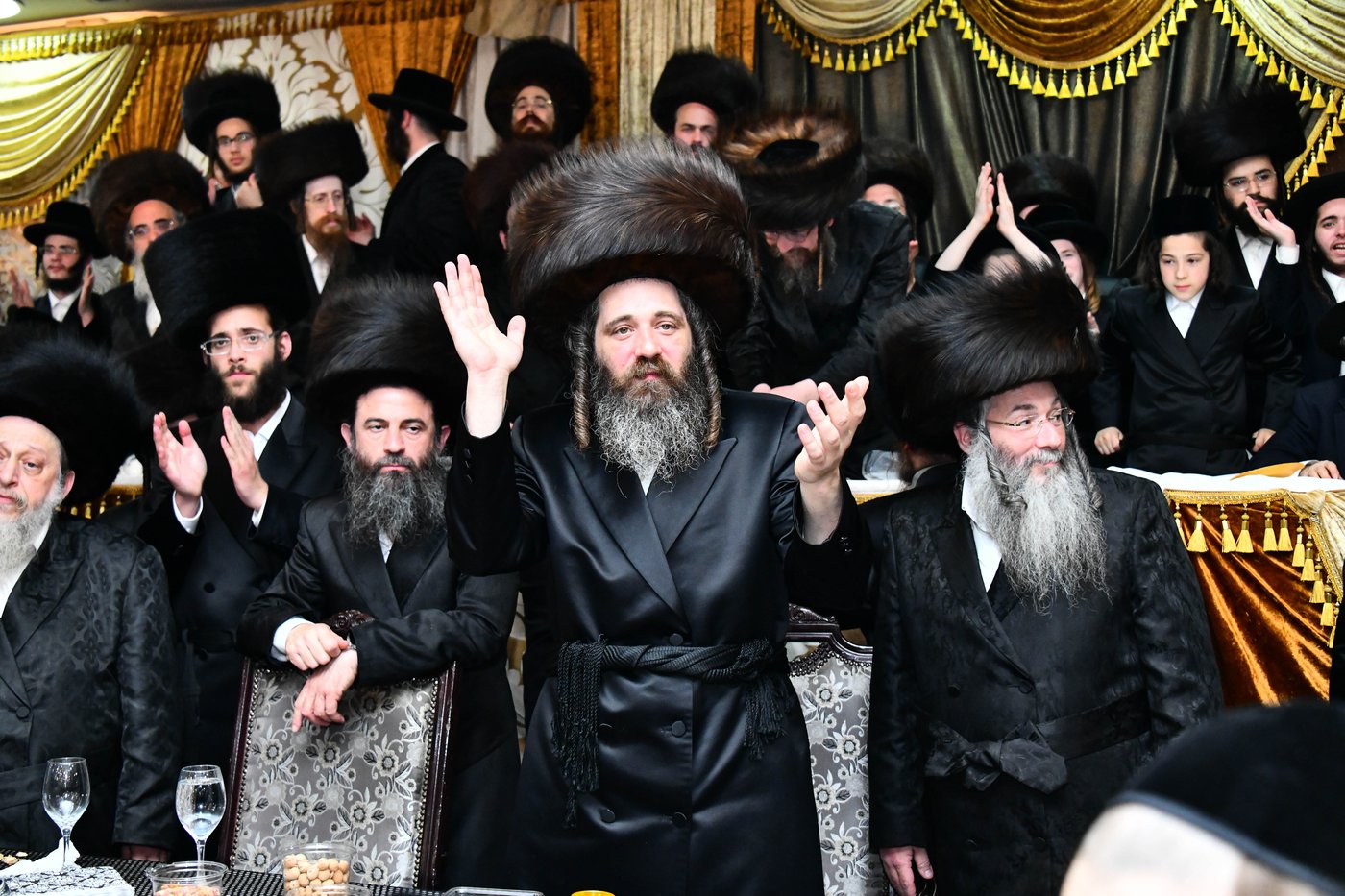 אבי הכלה התחדש עם שטריימל חדש, והסבא שבר את הצלחת